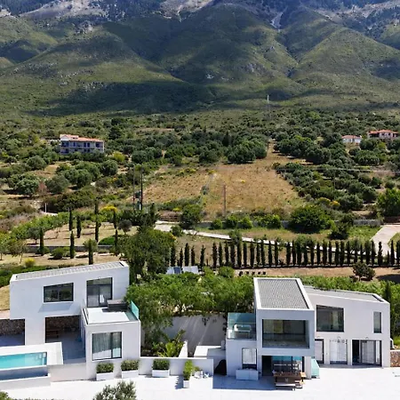 Oikos Boutique Residences Private Estate * Plateies
