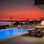 Oikos Boutique Residences Private Estate *
