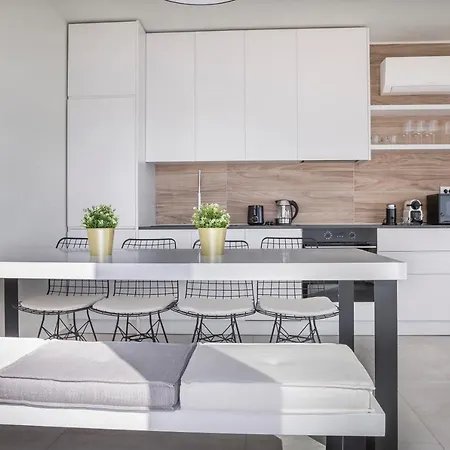 Oikos Boutique Residences Vila *