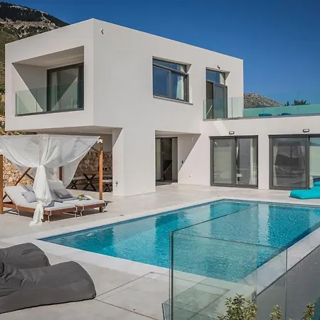 Villa Oikos Boutique Residences Private Estate
