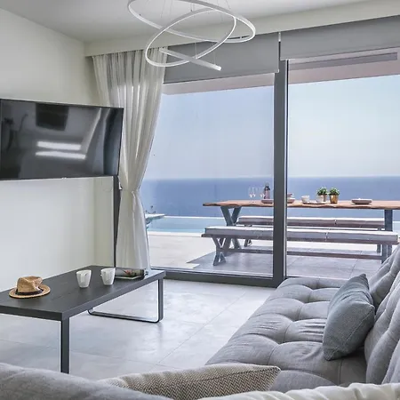 Oikos Boutique Residences Plateies