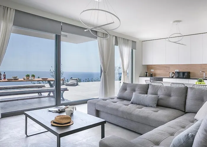 Oikos Boutique Residences Private Estate Villa *