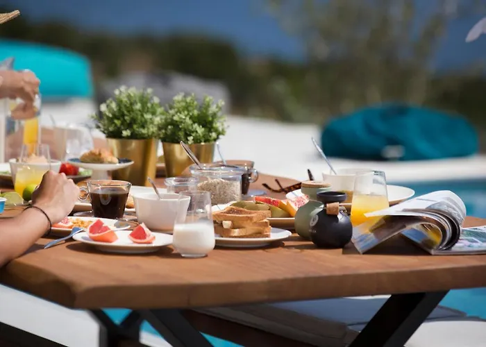 Villa Oikos Boutique Residences Private Estate *