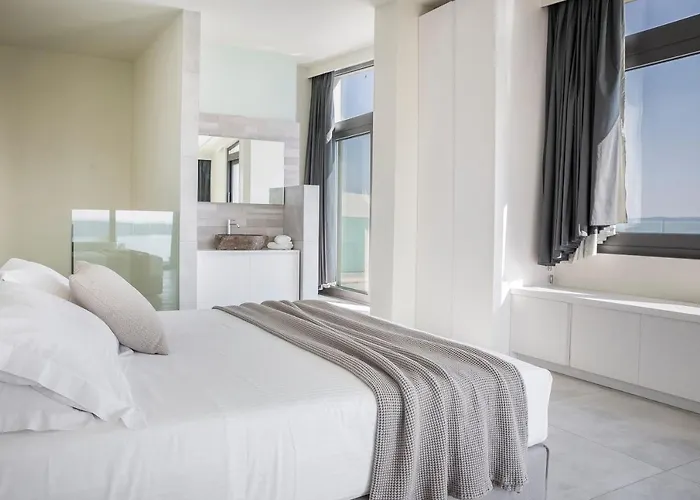 Oikos Boutique Residences Private Estate Villa *