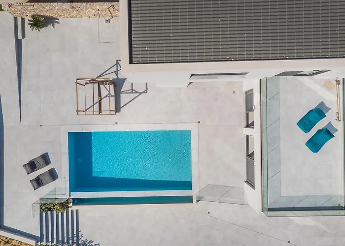 Oikos Boutique Residences Private Estate Villa