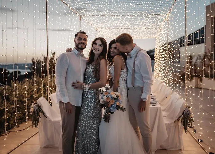 Oikos Boutique Residences Private Estate * Plateies