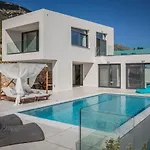 Villa Oikos Boutique Residences Private Estate